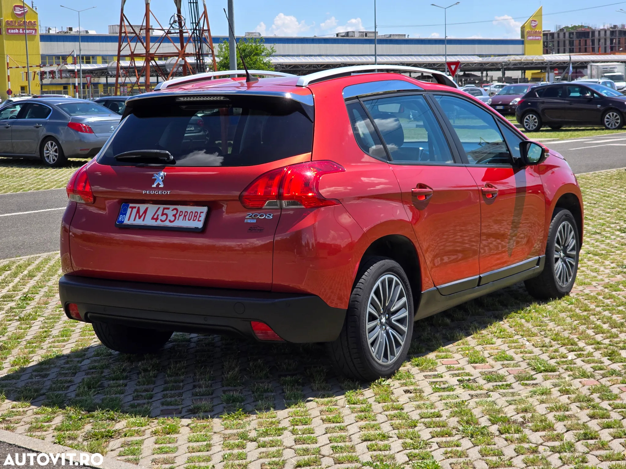 Peugeot 2008 1.2 e-VTi STT ETG Allure - 4