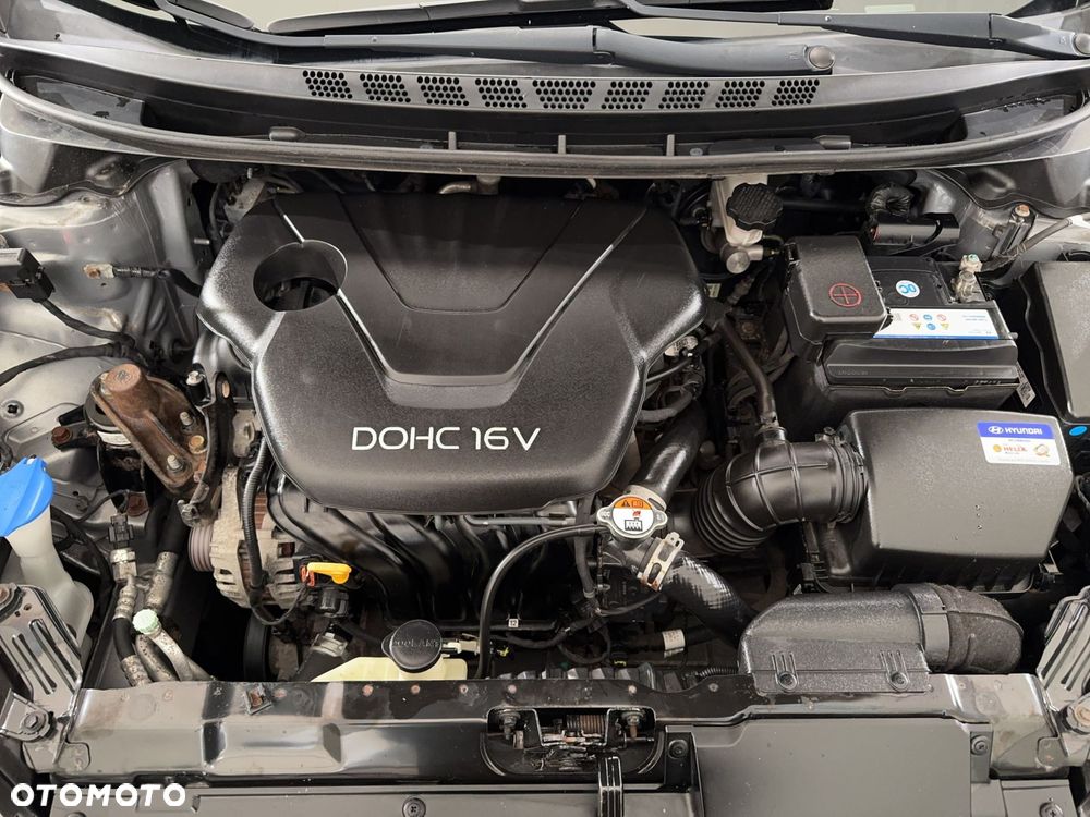 Hyundai Elantra - 23