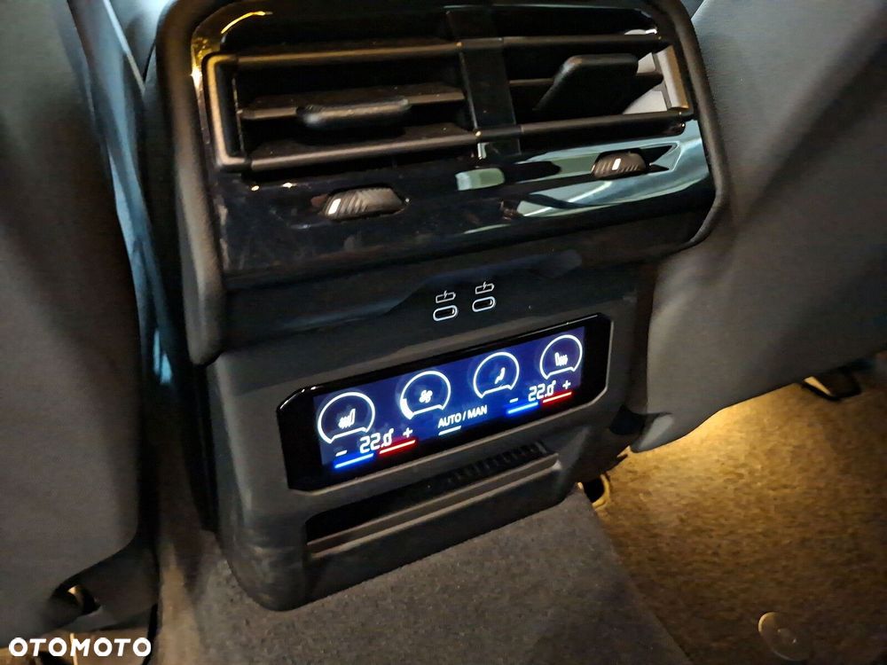 BMW i5 - 10