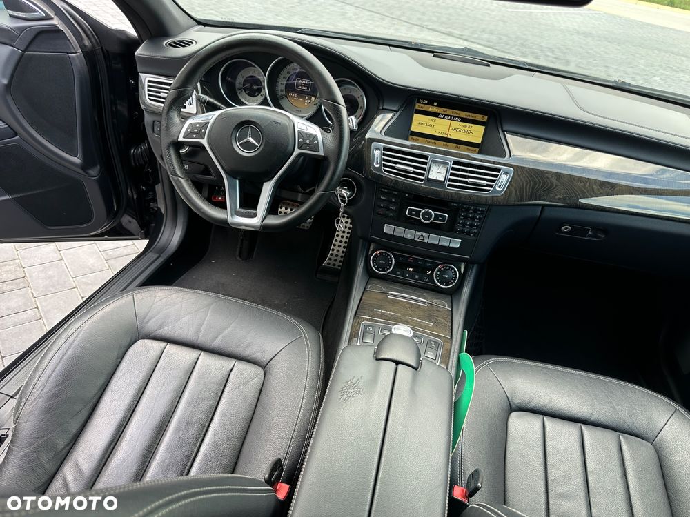Mercedes-Benz CLS 350 CDI 4-Matic BlueEff - 22