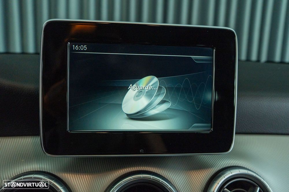 Mercedes-Benz CLA 180 d Shooting Brake Urban Aut. - 12