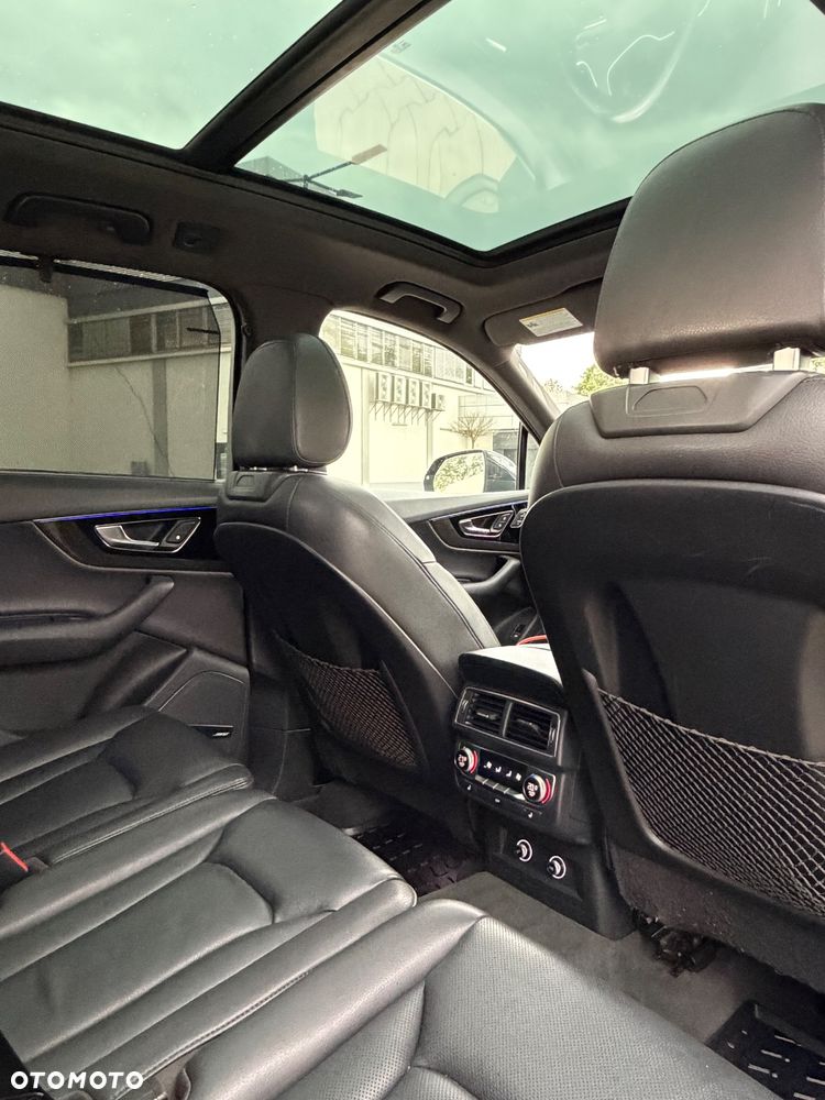 Audi Q7 - 12