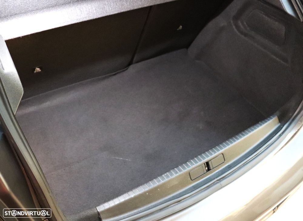 Peugeot 208 1.2 PureTech Active Pack - 34