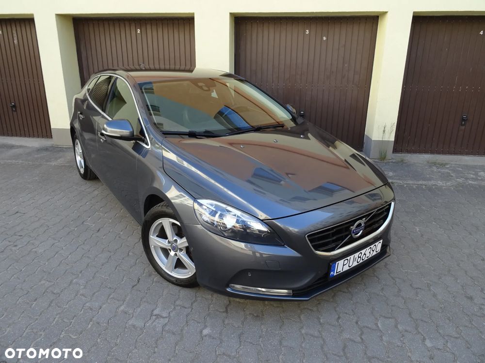 Volvo V40 D2 Momentum - 1