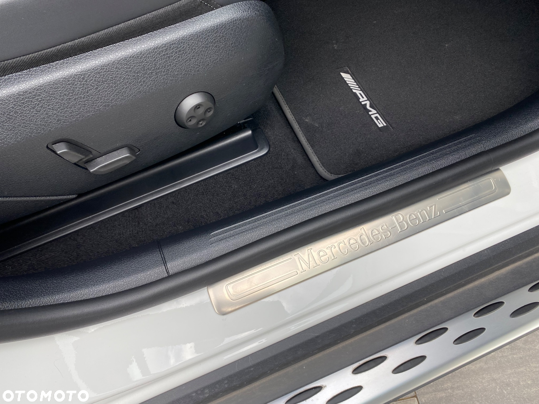 Mercedes-Benz GLC 200 4Matic 9G-TRONIC AMG Line Advanced - 18