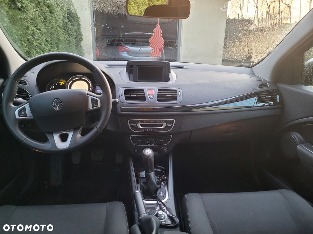 Renault Megane dCi 90 FAP Paris - 10