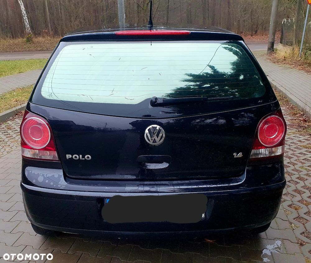 Volkswagen Polo 1.4 16V Comfortline - 24