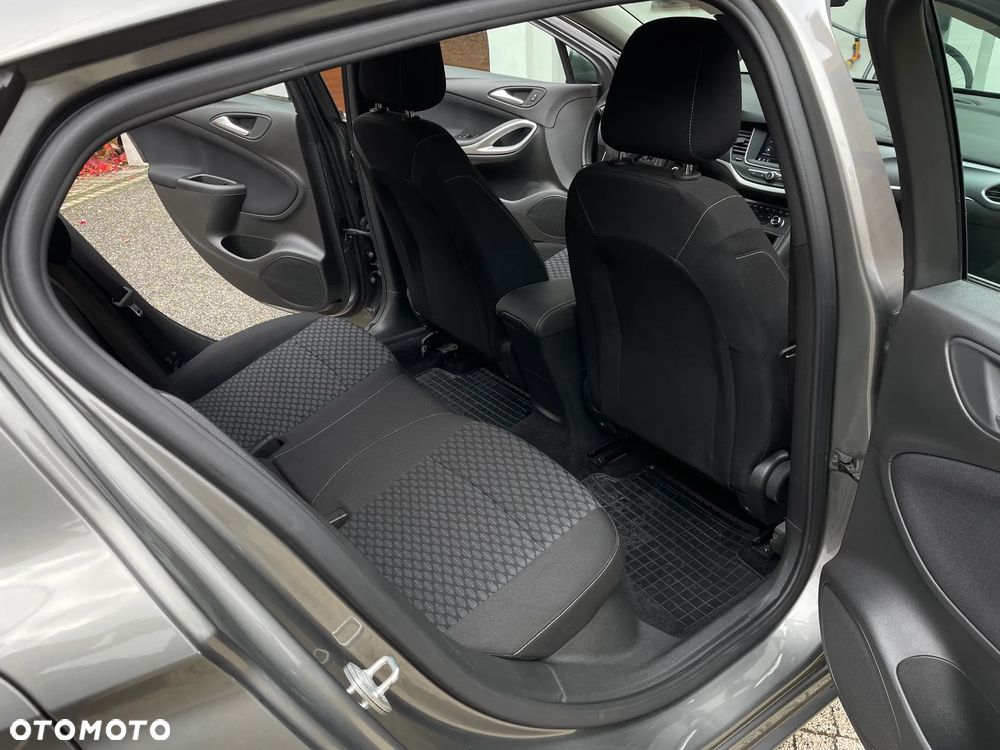 Opel Astra V 1.2 T Business Elegance S&S - 9
