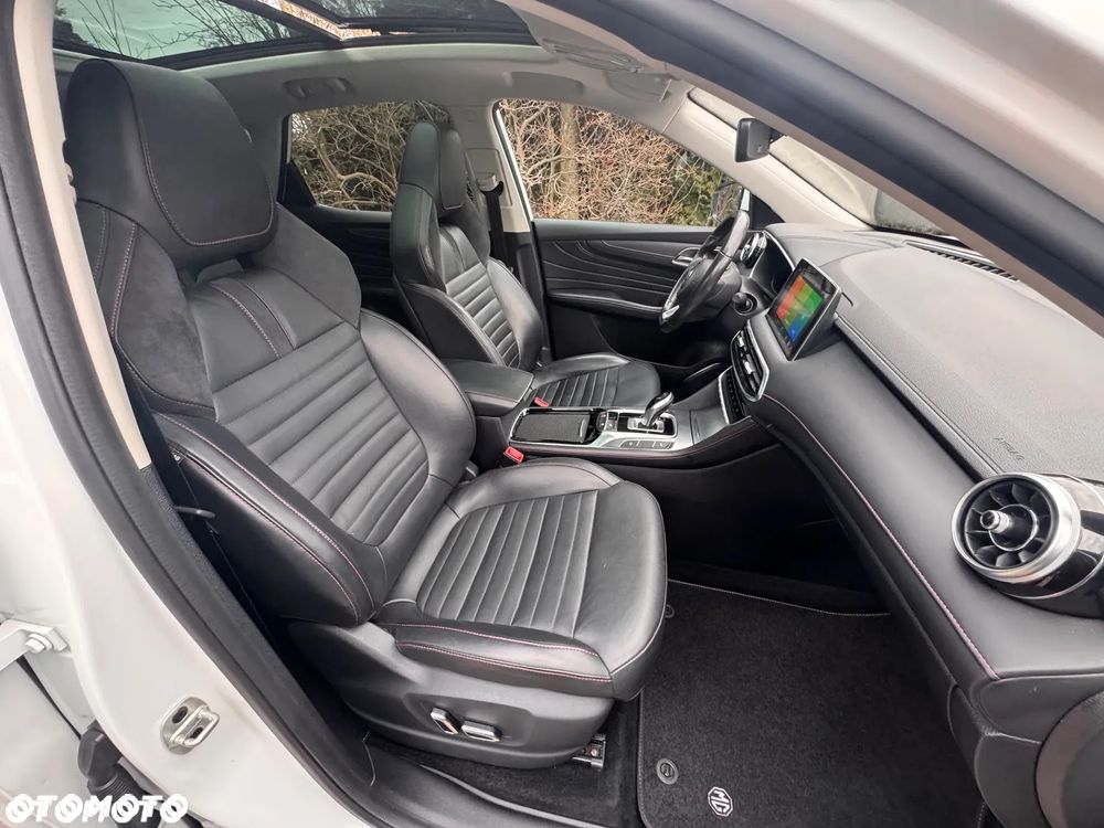 MG EHS Luxury - 9