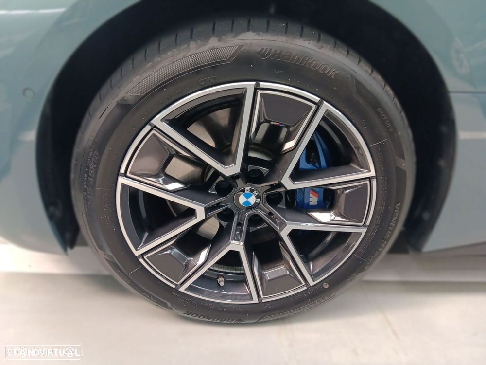 BMW i4 eDrive40 Desportiva M - 4