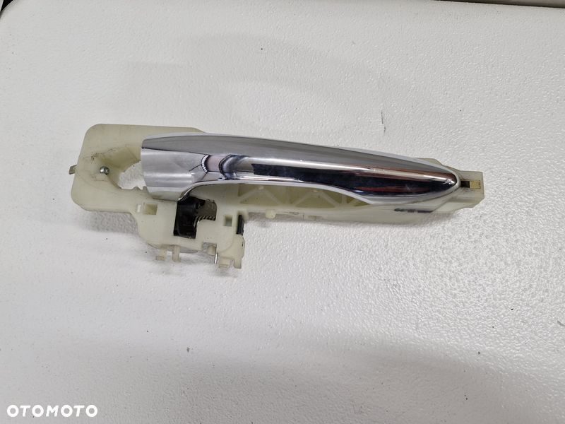 KIA SPORTAGE III 3 KLAMKA DRZWI PRAWY PRZÓD CHROM - 1