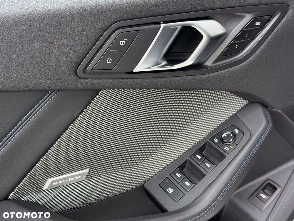 BMW Seria 1 120 mHEV - 19