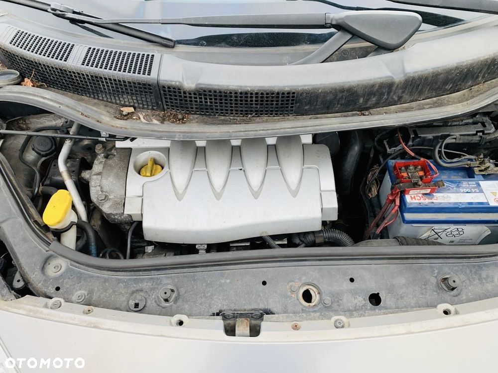 Renault Scenic 1.6 16V Privilege - 11