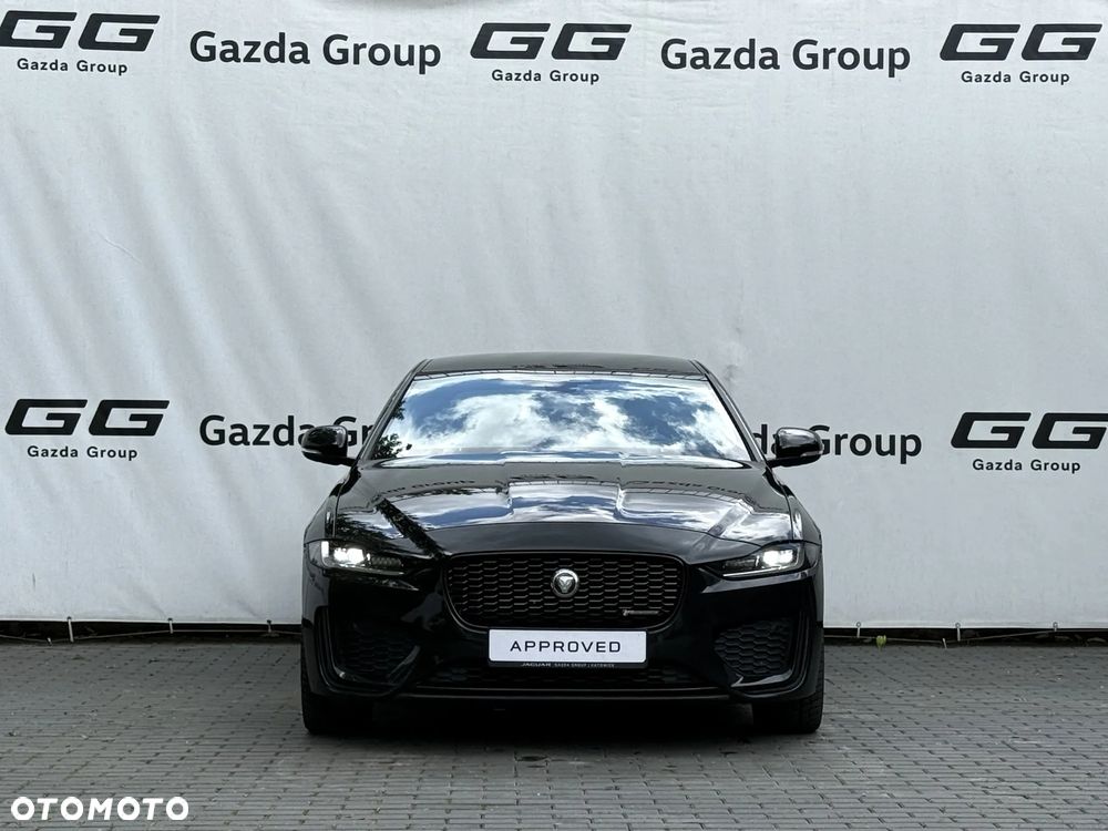 Jaguar XE 2.0 D200 mHEV R-Dynamic Black - 4