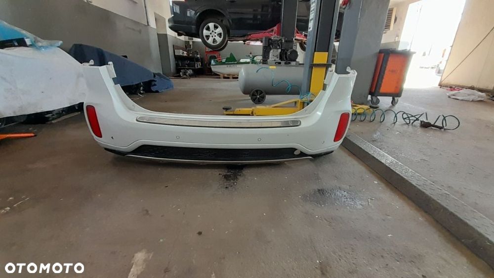 Kia Sorento klapa tył zderzak tył - 3