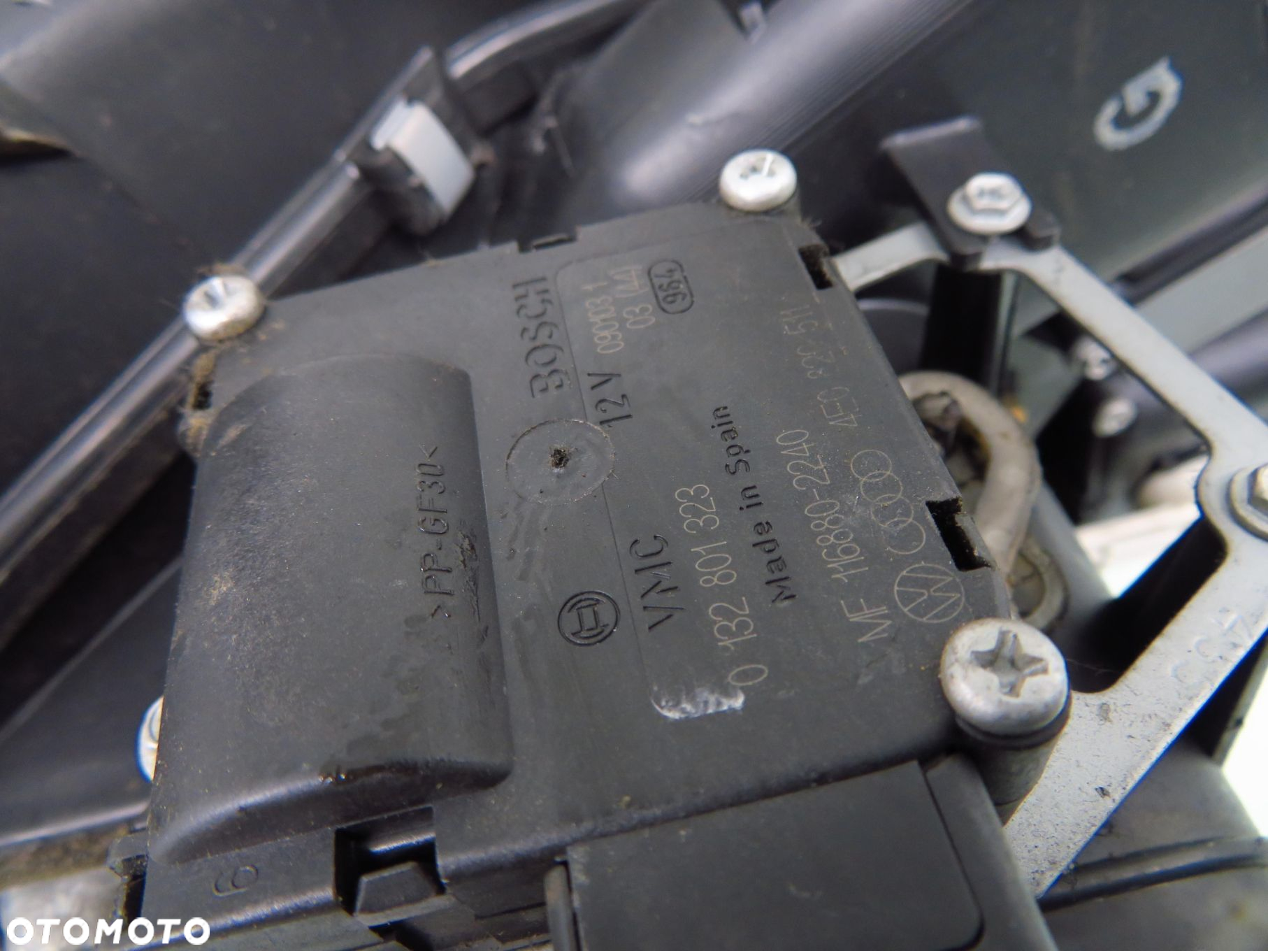 NAGRZEWNICA WODY AUDI A8 D3 4E0820003G 0132801323 - 9