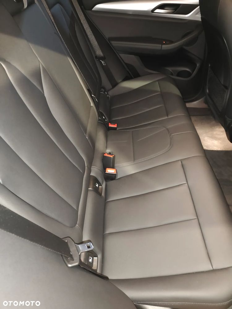 BMW X4 xDrive20i sport - 17