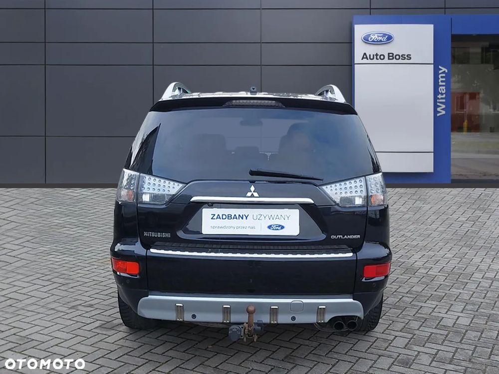Mitsubishi Outlander 2.0 DID Instyle NAVI - 4