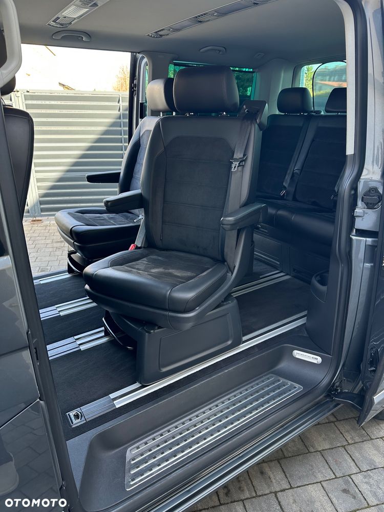 Volkswagen Multivan - 32