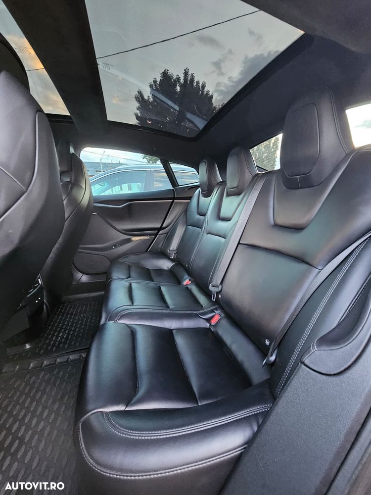 Tesla Model S - 9
