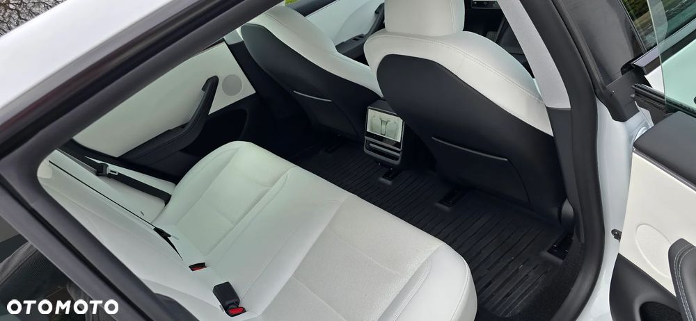 Tesla Model 3 - 7