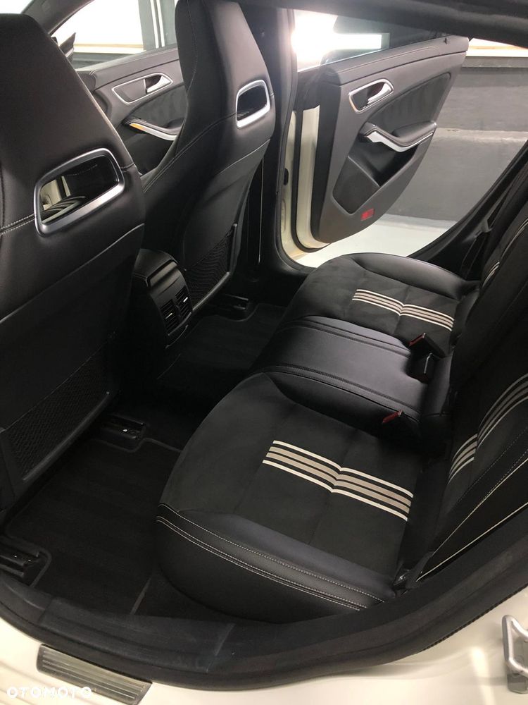 Mercedes-Benz CLA 220 d 7G-DCT AMG Line - 12