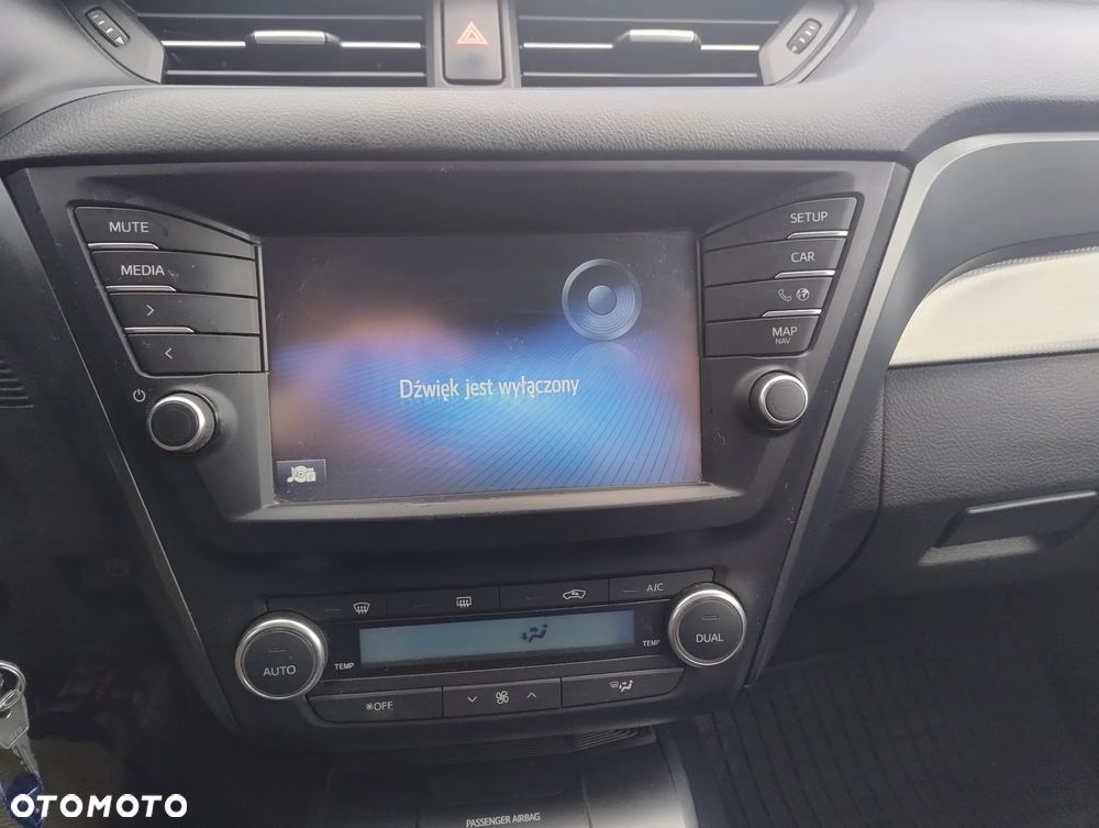 Toyota Avensis 1.8 Comfort - 13