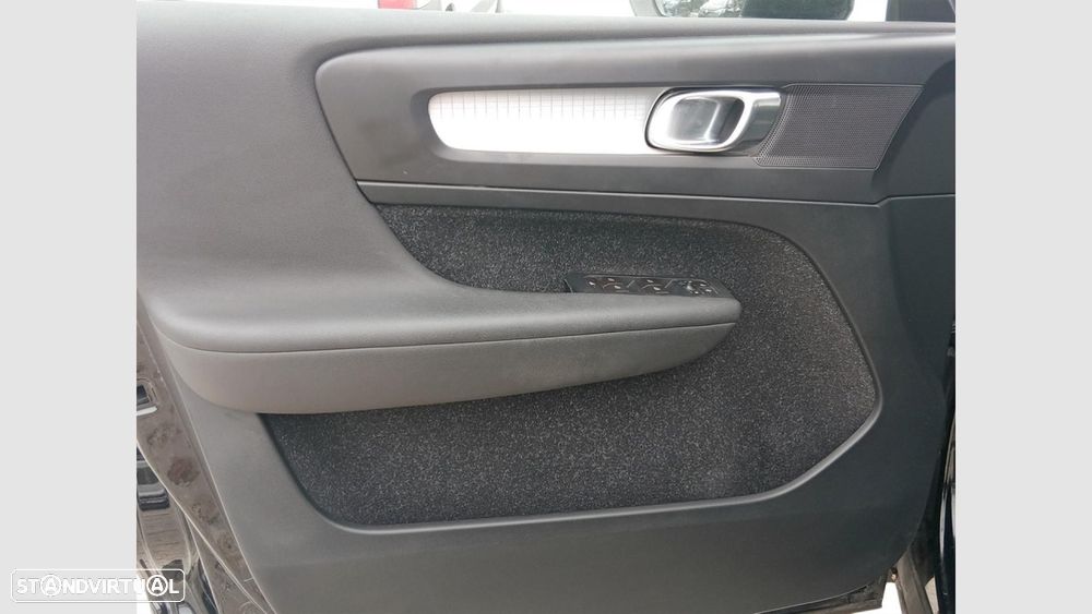 Volvo XC 40 1.5 T3 Tech Edition - 12