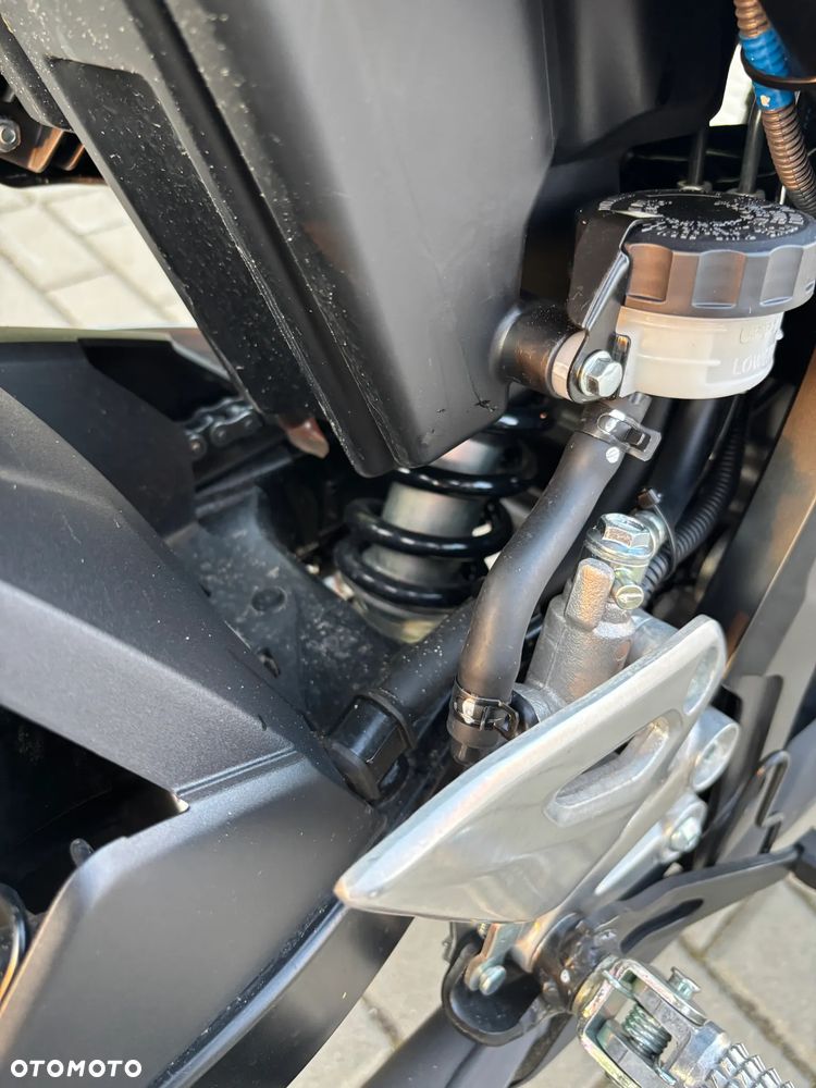 Suzuki GSX - 29