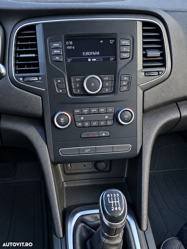 Renault Megane Blue dCi 116 Intens - 12