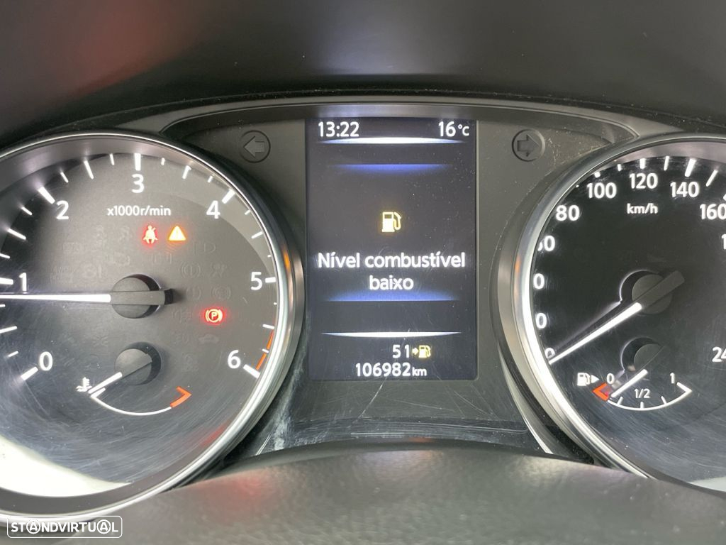 Nissan Qashqai 1.5 dCi N-Connecta - 9