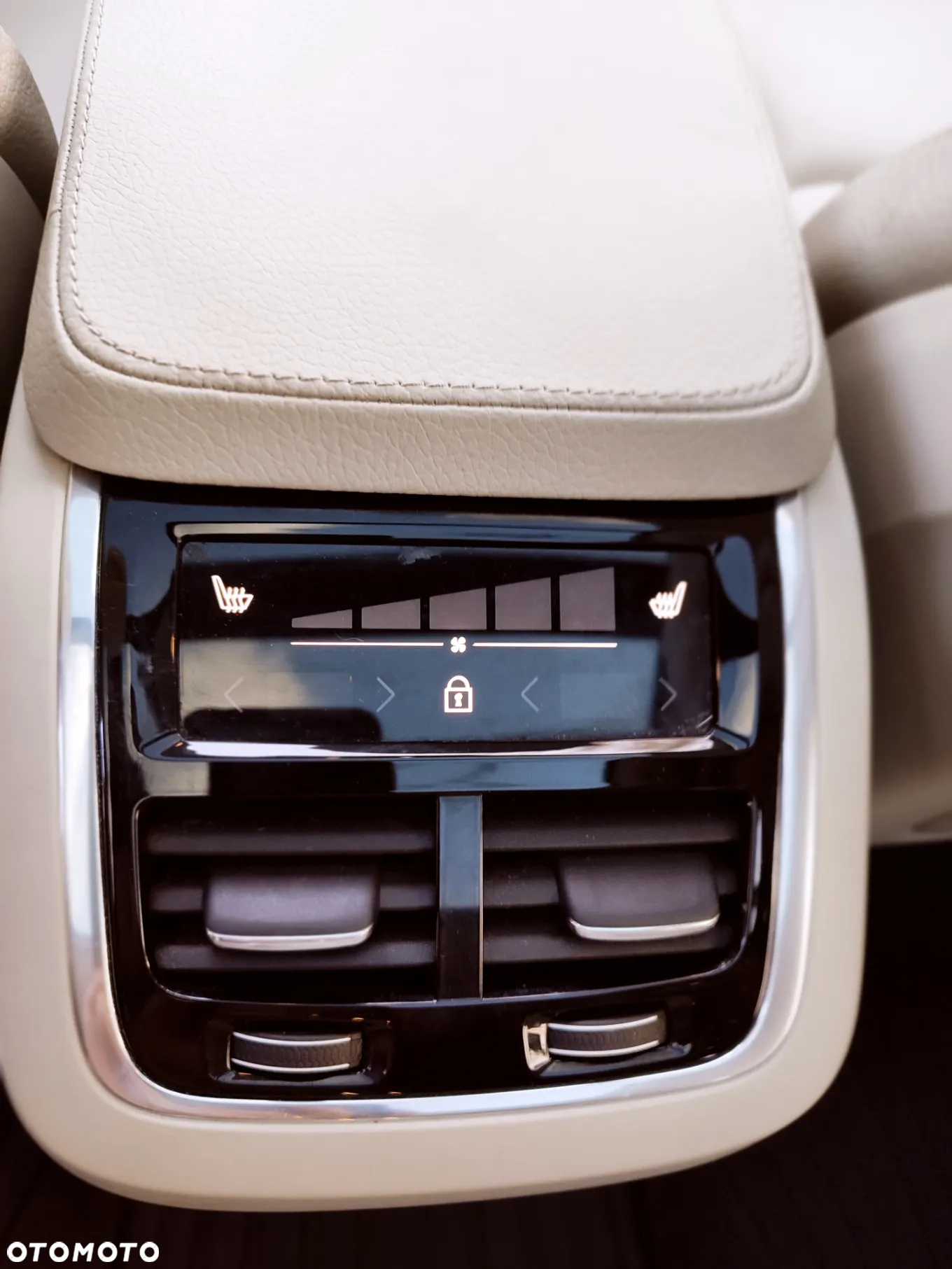 Volvo XC 90 T6 AWD Inscription 7os - 28