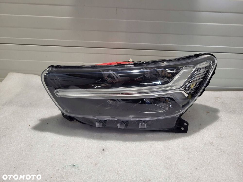 volvo xc40 mid led przód strona lewa 31655988 - 1