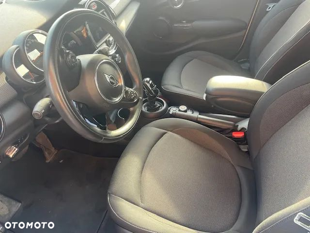MINI Cooper Standard - 6