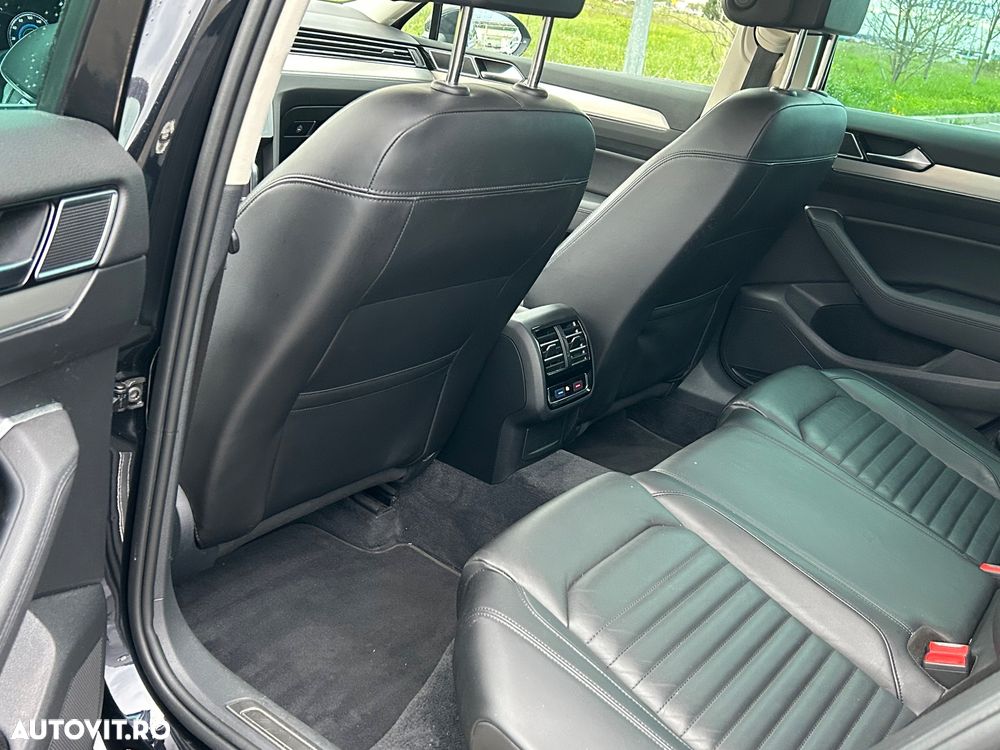 Volkswagen Passat Variant 2.0 TDI SCR DSG Highline - 8