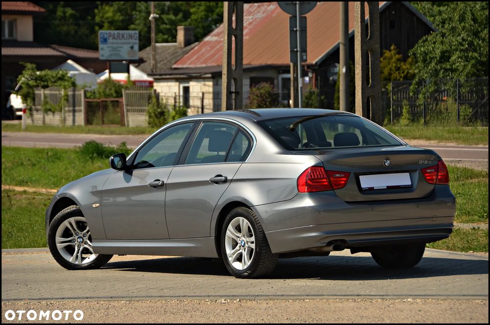 BMW Seria 3 318d - 25