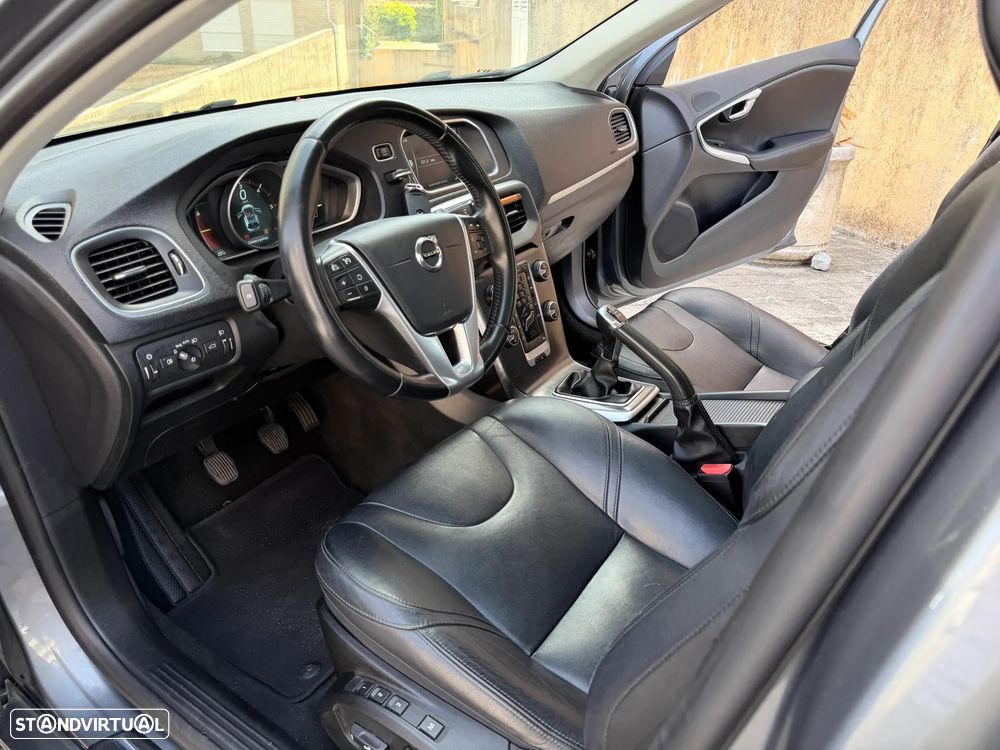 Volvo V40 D2 Momentum - 19