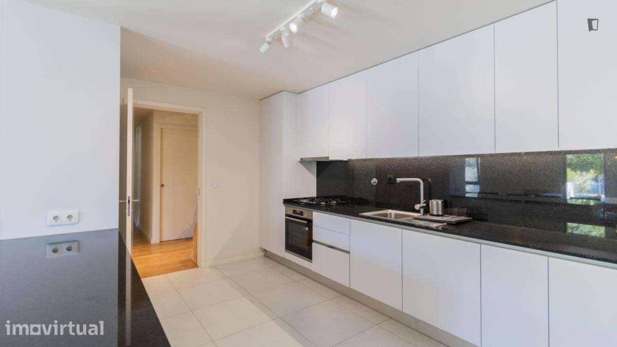 Apartamento com 3 quartos - localizado em Ramalde Porto - Grande imagem: 4/29