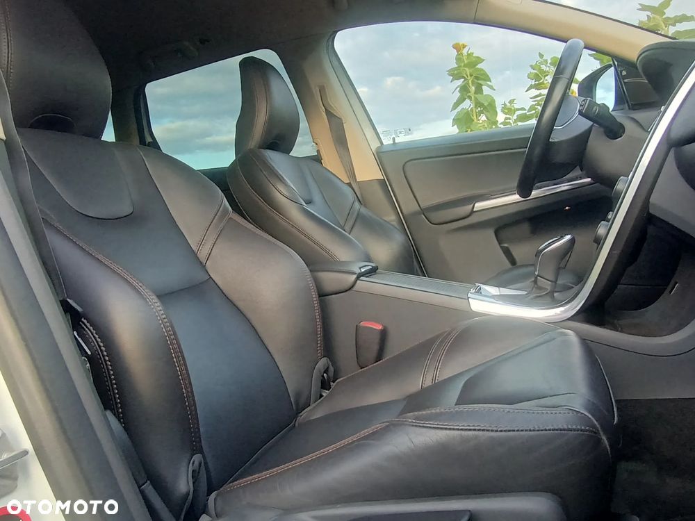Volvo XC 60 D5 AWD Summum - 13