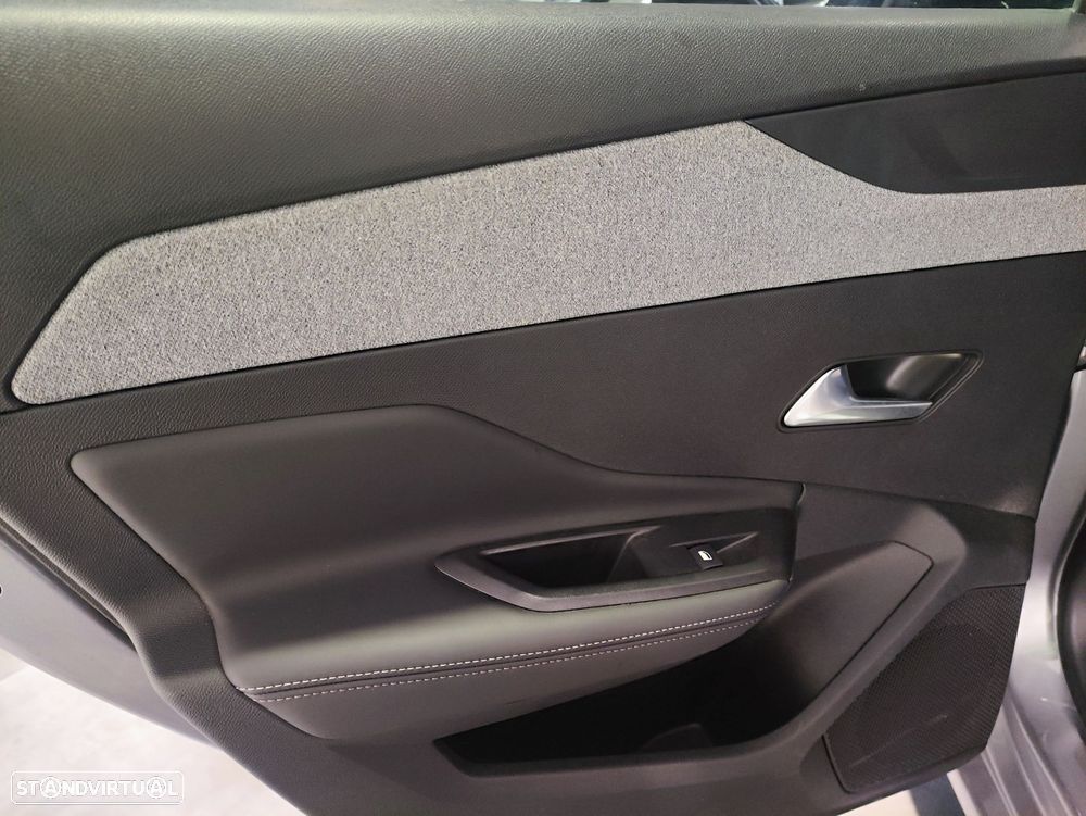 Peugeot 308 1.2 PureTech Allure - 26