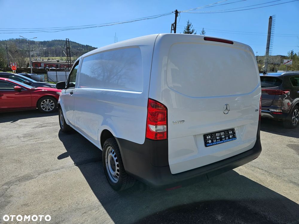 Mercedes-Benz VITO 4X4 LONG KLIMA AUTOMAT REJ.02 2021 3OSOBOWY CIEŻAROWY - 10