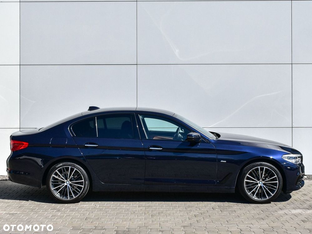 BMW Seria 5 530i GPF Luxury Line sport - 8