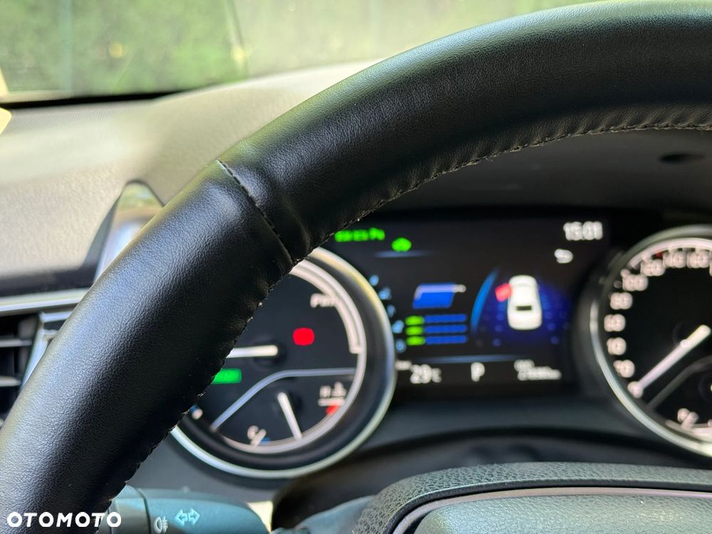 Toyota Camry 2.5 Hybrid Executive CVT - 38