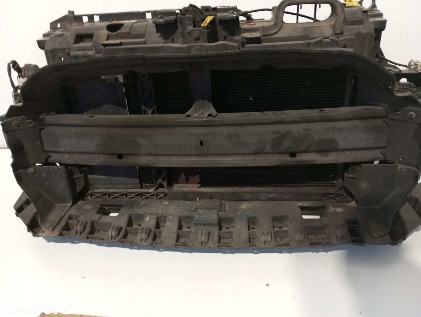 Pas przedni CHŁODNICE FORD FIESTA MK7 LIFT - 1