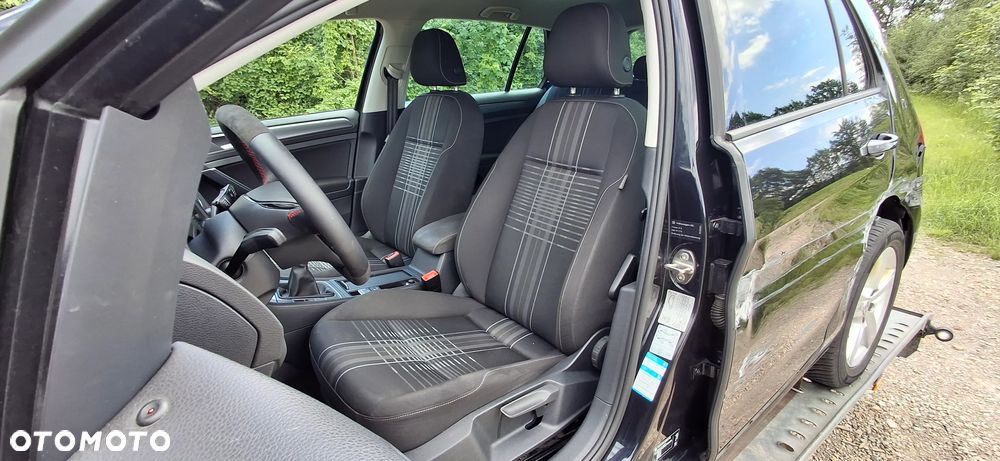 Volkswagen Golf 2.0 TDI BlueMotion Technology Lounge - 10