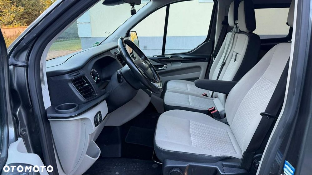 Ford Tourneo Custom - 6
