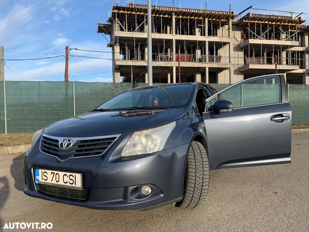 TOYOTA Avensis