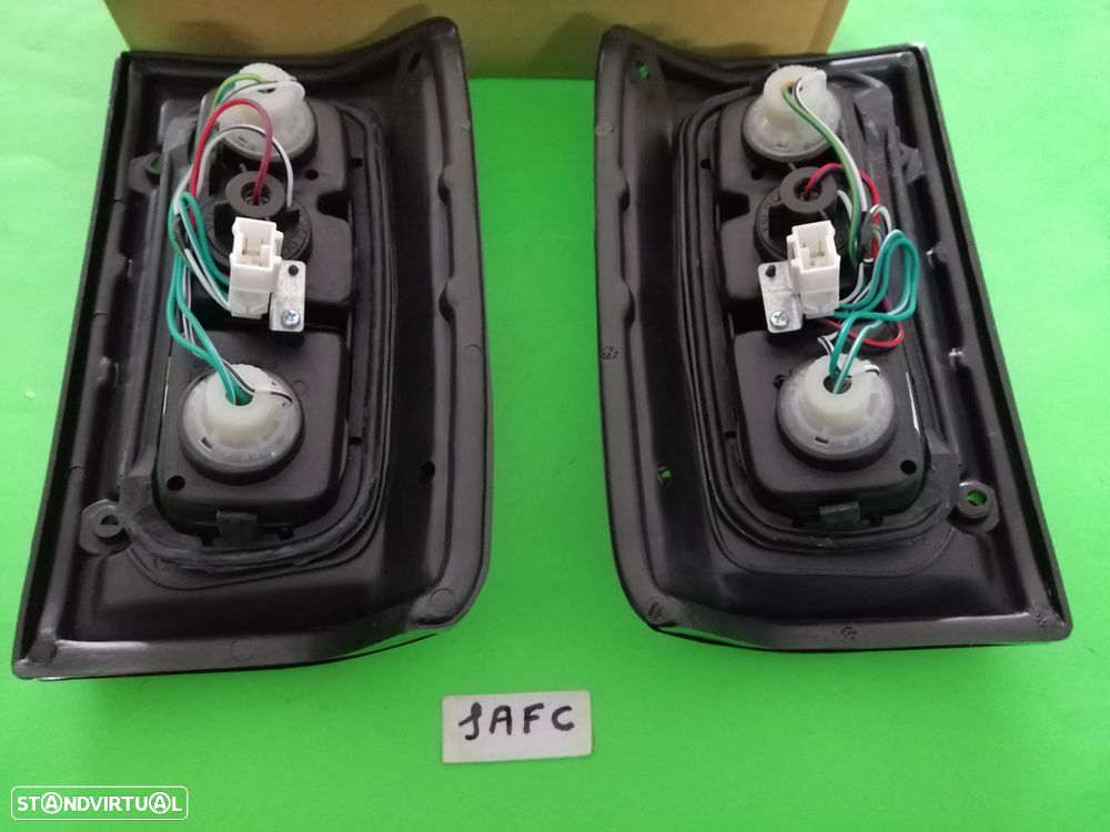 Conjunto de farolins de trás Nissan Patrol GR Y60 - 2