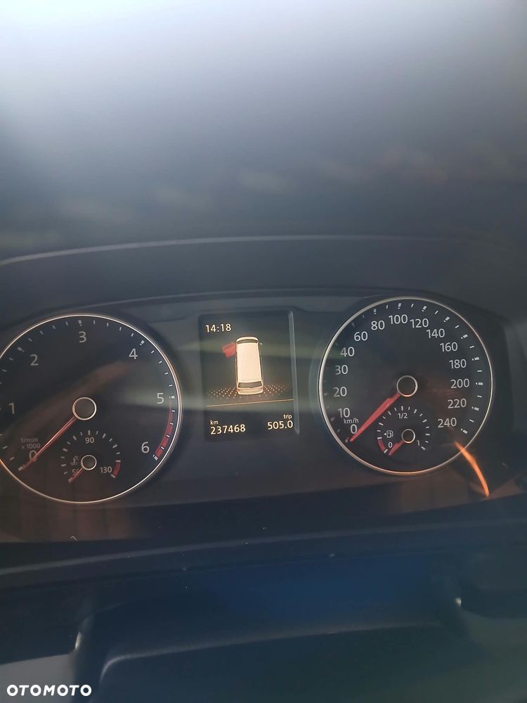 Volkswagen Multivan - 14