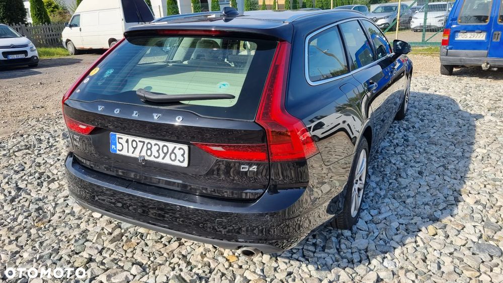 Volvo V90 D4 Geartronic Momentum Pro - 4